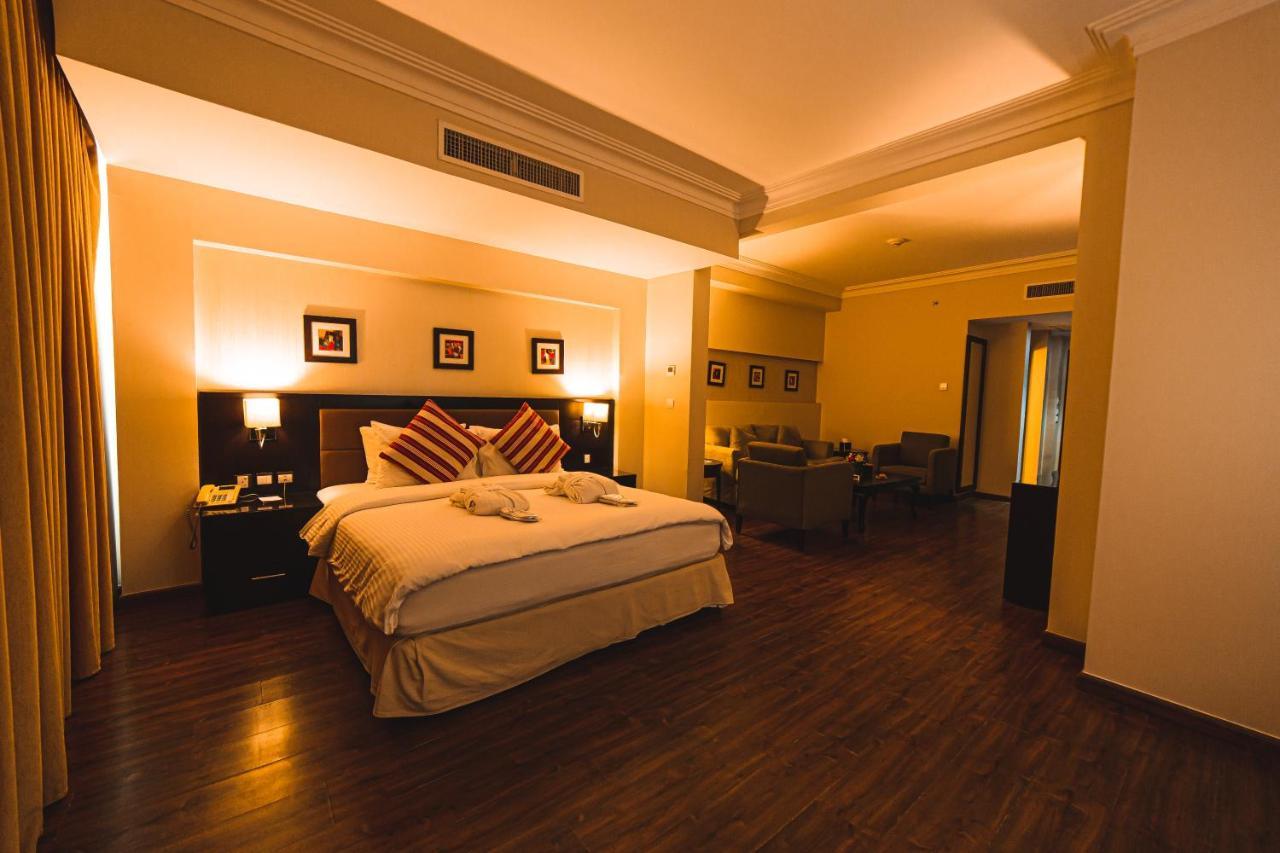 Oryx Hotel Aqaba Exterior photo A suite at the hotel